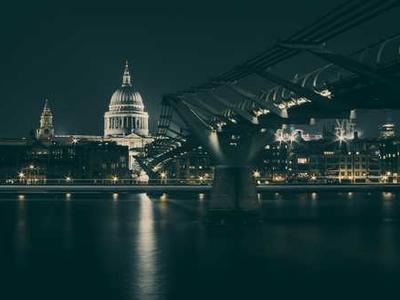 GroundedPlanBench: Spatially grounded long-horizon task planning for robot manipulation