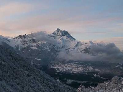 5 Reasons to Think Twice Before Using ChatGPT—or Any Chatbot—for Financial Advice